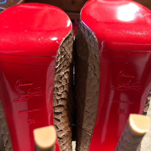 Christian Louboutin - Picture 3 of 4